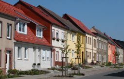 Die G&uuml;strower Strasse in Krakow am See